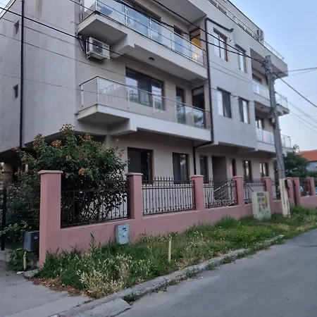 Zona Mamaia アパート *